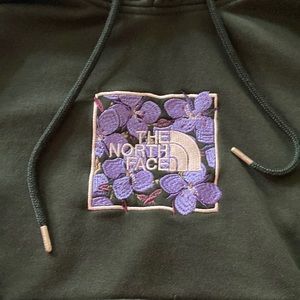 North Face women’s XS sweatshirt